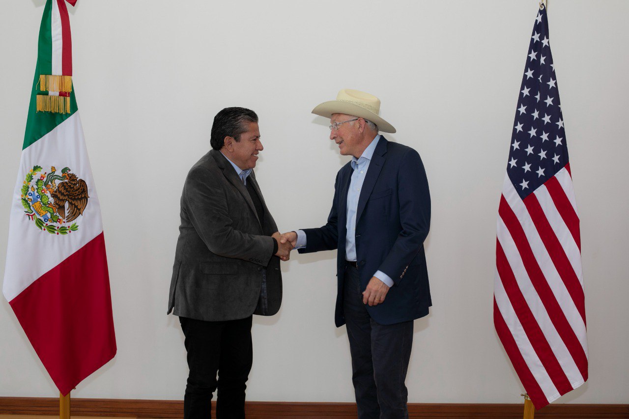 Governor David Monreal sjaking hands with Ambassador Ken Salazar in Oct 6
